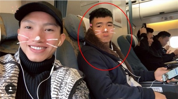 Hài hước cực đỉnh ở Hà Nội xong rồi, giờ Đức Chinh lại lầy lội có thừa khi gặp người hâm mộ Sài Gòn-4