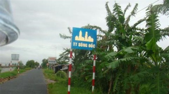 Bố tâm thần, nhậu say rồi đi về để con gái 10 tuổi ở lại nghi bị hàng xóm hiếp dâm trong đêm - Ảnh 1.