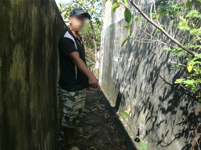 Bố tâm thần, nhậu say rồi đi về để con gái 10 tuổi ở lại nghi bị hàng xóm hiếp dâm trong đêm - Ảnh 4.