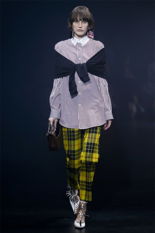 Kỳ Duyên chưng cầu ý dân đôi giày đinh tủa chia chỉa, nếu mua thật thì chắc chẳng ai dám đứng gần - Ảnh 8.