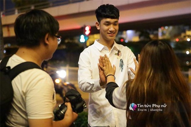 doc quyen: bat gap 2 “trai dep” doi tuyen u23 viet nam dao pho sai gon - 10