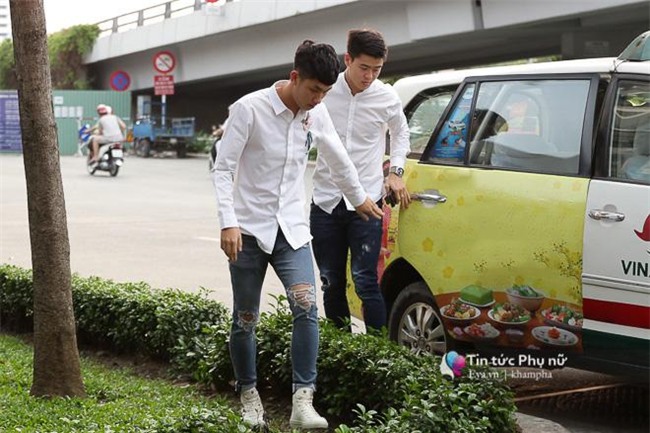 doc quyen: bat gap 2 “trai dep” doi tuyen u23 viet nam dao pho sai gon - 2