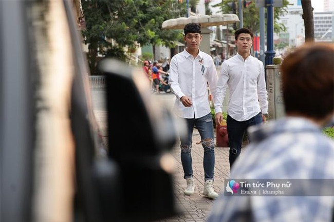 doc quyen: bat gap 2 “trai dep” doi tuyen u23 viet nam dao pho sai gon - 4