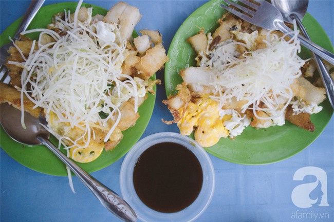 Câu chuyện buồn về xe bột chiên 27 năm của đôi vợ chồng già phải nuôi đứa cháu ngoại 6 tuổi bị bỏ rơi - Ảnh 3.