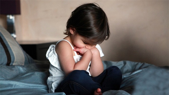 Trẻ hay bị đánh đòn dễ trầm cảm, hung hăng hơn và đây là 2 cách xử lý hay cho cha mẹ - Ảnh 2.