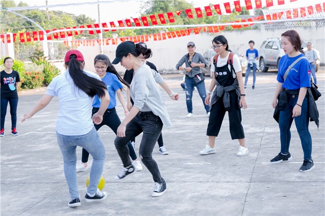 Mỹ Tâm trổ tài đá banh bất bại trước ngày gặp U23 Việt Nam-8