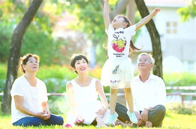 Chỉ mẹ đơn thân mới hiểu đến tận cùng: Sao Việt nhói lòng khi con bất ngờ hỏi về bố