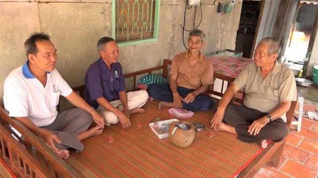 hi huu cu ong sang mat, het cam sau 20 nam bat hanh - 5