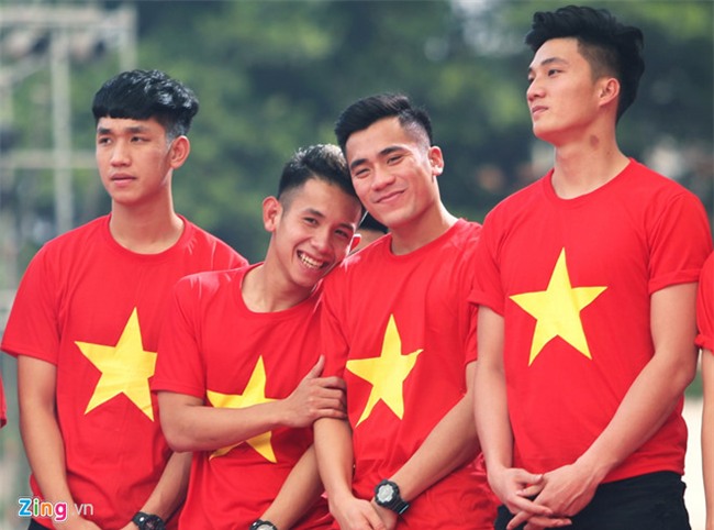 Tuyen thu U23 tuoi tan tren le dai hinh anh 1