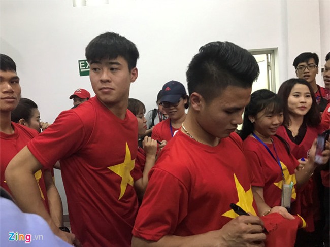 Tuyen thu U23 tuoi tan tren le dai hinh anh 4