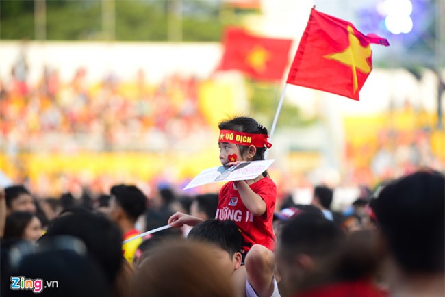 Tuyen thu U23 giao luu cung nguoi ham mo hinh anh 2