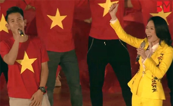 SIÊU ĐÁNG YÊU: Công Phượng bóc mẽ Duy Pinky đi giao lưu vẫn mang theo son môi-2