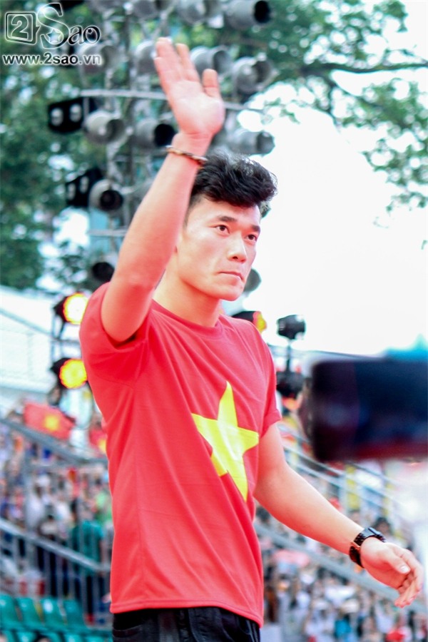 SIÊU ĐÁNG YÊU: Công Phượng bóc mẽ Duy Pinky đi giao lưu vẫn mang theo son môi-3