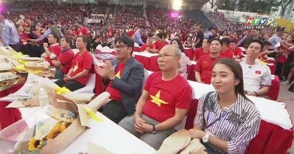 Hari Won tự tin trở thành thông dịch viên của HLV Park Hang-seo - Ảnh 4