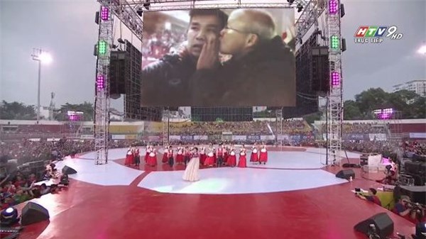 Hari Won tự tin trở thành thông dịch viên của HLV Park Hang-seo - Ảnh 8