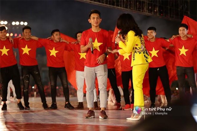 my tam vui ve ben u23 viet nam tai svd thong nhat, bat ngo duoc hong duy tang son - 4