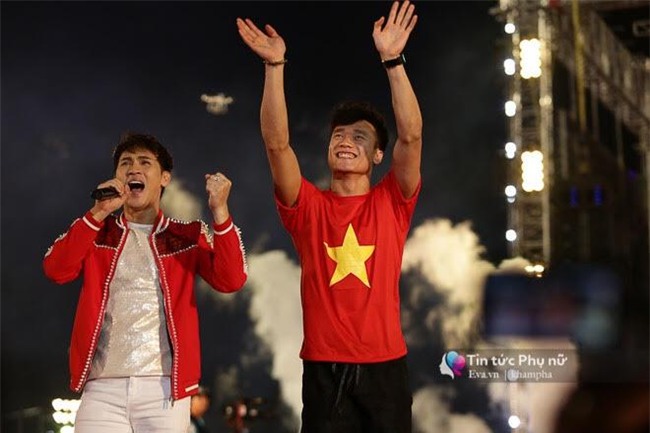 my tam vui ve ben u23 viet nam tai svd thong nhat, bat ngo duoc hong duy tang son - 7