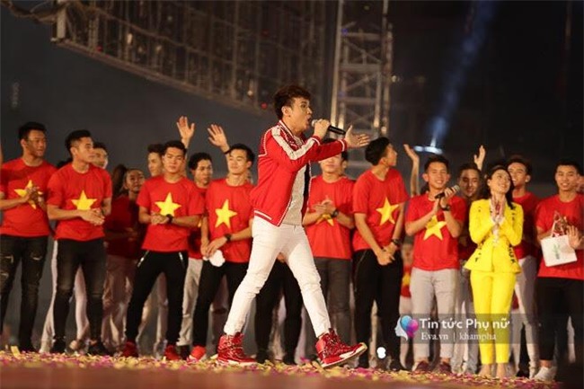 my tam vui ve ben u23 viet nam tai svd thong nhat, bat ngo duoc hong duy tang son - 8