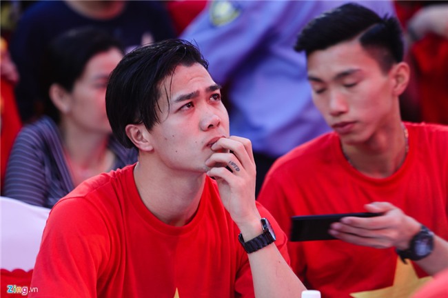 Khoanh khac dang yeu cua cac chang trai U23 Viet Nam o le vinh danh hinh anh 5