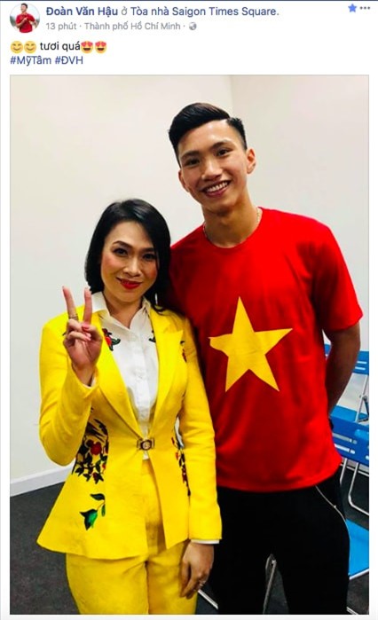 Tuyen thu U23 'dai nao' mang xa hoi sau gala vinh danh o TP.HCM hinh anh 3