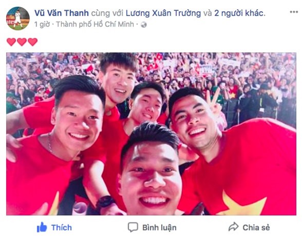Tuyen thu U23 'dai nao' mang xa hoi sau gala vinh danh o TP.HCM hinh anh 6