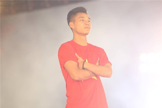 Dàn sao U23 Việt Nam mở hội tại TP.HCM - Ảnh 7.