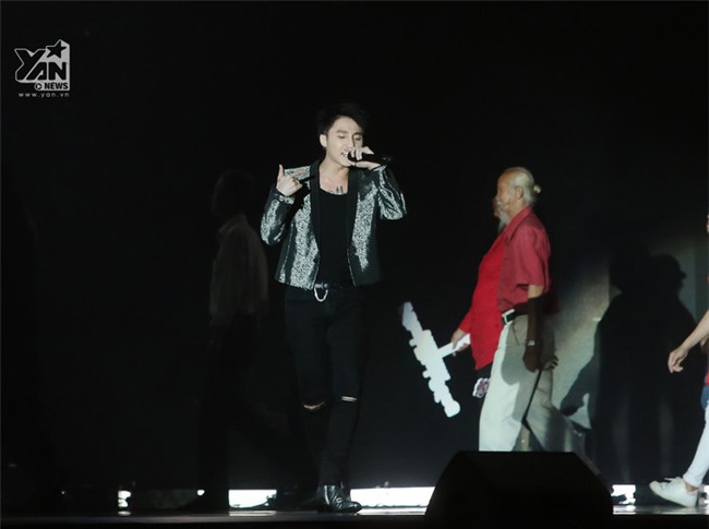 Lần đầu tiên bé Bôm đệm đàn cho Sơn Tùng M-TP với tiết mục đầy xúc động - Tin sao Viet - Tin tuc sao Viet - Scandal sao Viet - Tin tuc cua Sao - Tin cua Sao