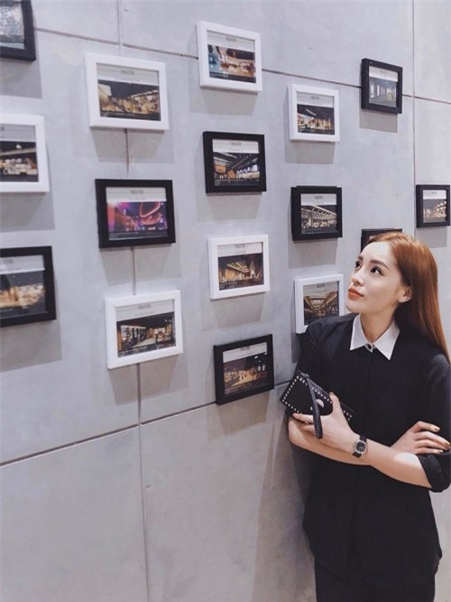 Càng gần cuối năm, sao Việt càng tích cực tậu đồ hiệu chóng mặt - Ảnh 2.