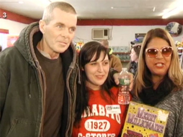 Trúng số độc đắc 23 tỷ, lập tức tai họa đổ xuống đầu