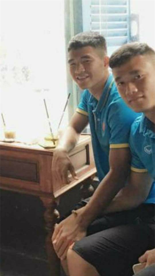 Hội chị em đau tim khi cặp đôi đam mỹ Bùi Tiến Dũng - Đức Chinh lại tay trong tay trên sân khấu lớn-6