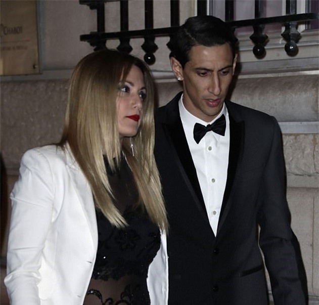 Thủ thành điển trai ôm hôn siêu mẫu Victorias Secret giữa tiệc sinh nhật của Neymar - Ảnh 7.