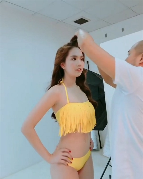 Lâu ngày không chụp hình bikini, Ngọc Trinh bất ngờ tái xuất đầy lợi hại-1