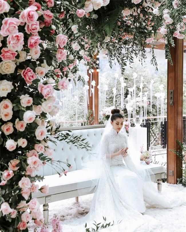 Choáng ngợp trước đám cưới xa hoa và lãng mạn tới nghẹt thở của hai gia đình tài phiệt Malaysia - Ảnh 1.