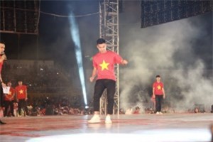 Thay đổi họ bố Công Phượng, sai thông tin căn bản về trận đấu... lễ vinh danh U23 Việt Nam bị chê tơi tả-3