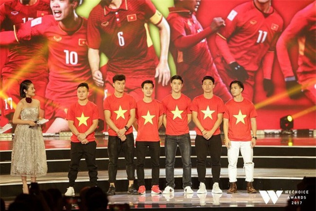 Đội U23 Việt Nam về đá V.League, thủ môn Bùi Tiến Dũng đáng lo nhất - Ảnh 1.