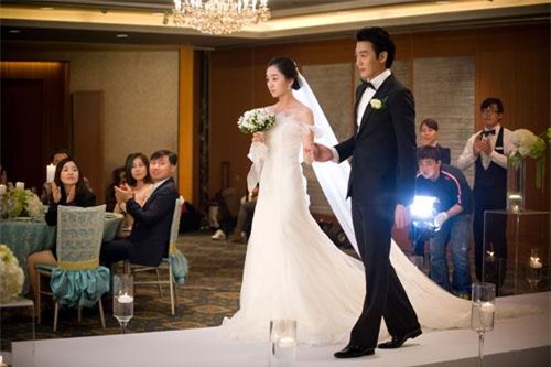 bi chong lang ma chi vi muon bieu qua tet nha ngoai bang nha noi - 1