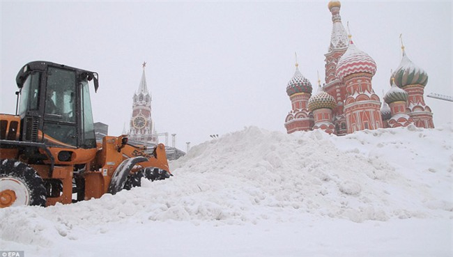 Tuyết rơi phá kỷ lục 100 năm ở Nga: Đã tìm ra nguyên nhân - Ảnh 2.