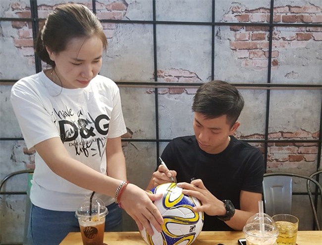 Phan Van Duc: 'Toan bo tien thuong se gui cho me' hinh anh 2