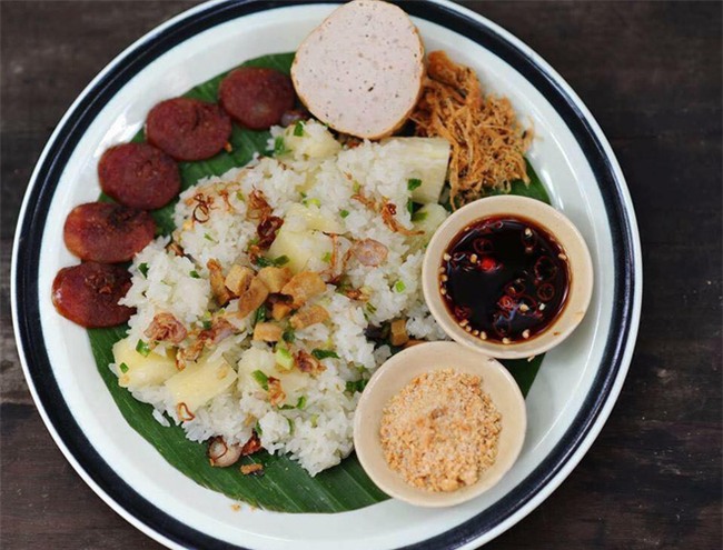 Cận Tết, các chị em công sở rủ nhau đi buôn từ giò chả, lạp xưởng đến bưởi, hoa - Ảnh 12.