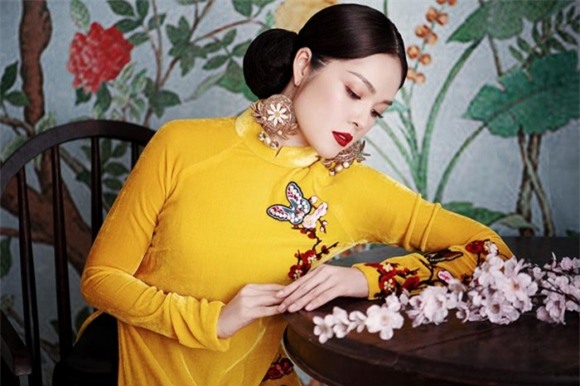 Dương Cẩm Lynh,Dương Cẩm Lynh mặc áo dài,mẹ một con Dương Cẩm Lynh