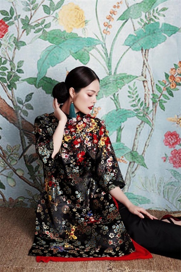 Dương Cẩm Lynh,Dương Cẩm Lynh mặc áo dài,mẹ một con Dương Cẩm Lynh