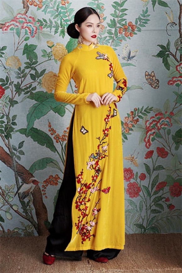 Dương Cẩm Lynh,Dương Cẩm Lynh mặc áo dài,mẹ một con Dương Cẩm Lynh