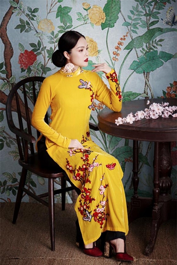 Dương Cẩm Lynh,Dương Cẩm Lynh mặc áo dài,mẹ một con Dương Cẩm Lynh