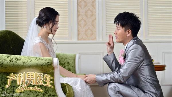 Sau tin cố tình có bầu, Lý Tiểu Lộ lại bị tung loạt ảnh ôm hôn Giả Nãi Lượng