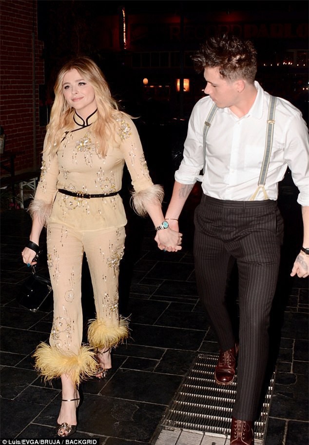 Thật khó tin Brooklyn Beckham chỉ mới 18 tuổi với hình ảnh già chát này! - Ảnh 6.