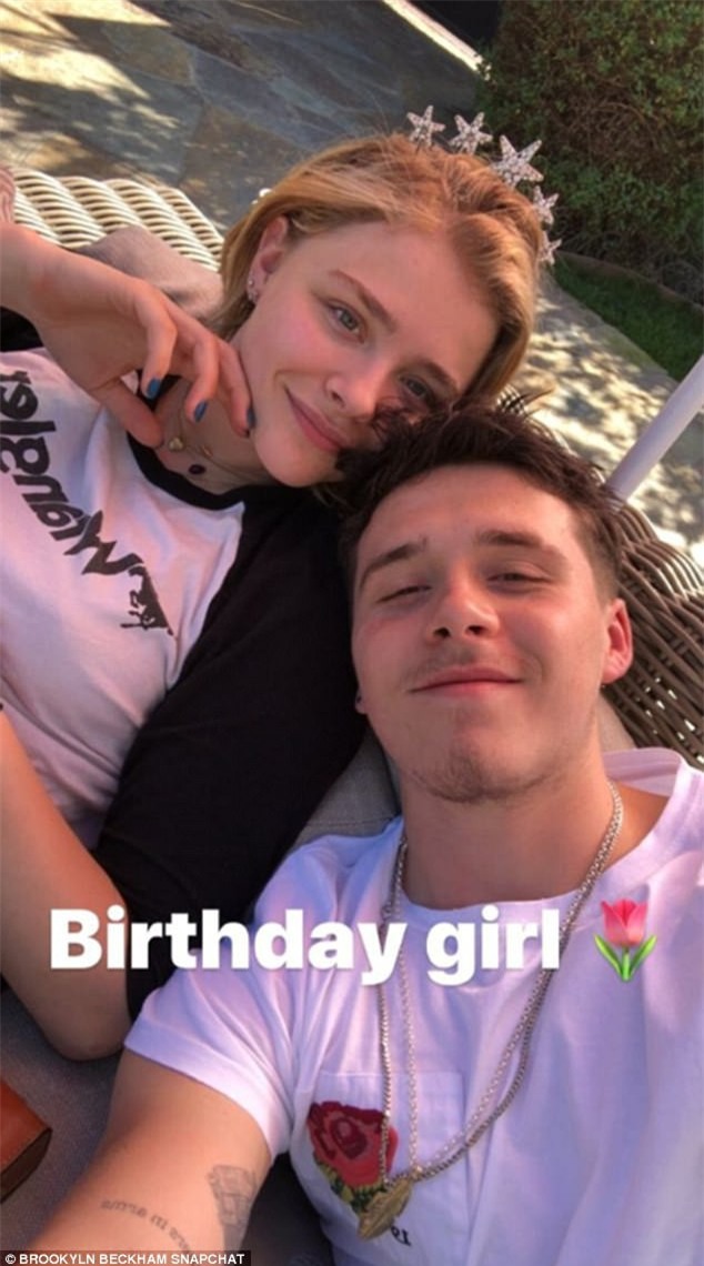 Thật khó tin Brooklyn Beckham chỉ mới 18 tuổi với hình ảnh già chát này! - Ảnh 8.