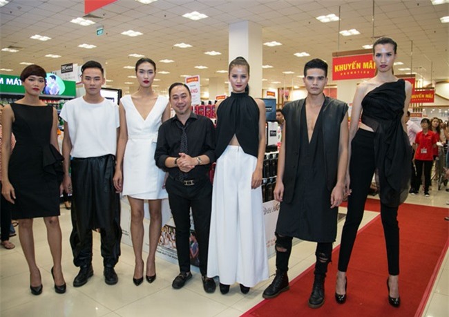 HÀI HƯỚC: Dàn sao Việt bị mẫu nữ 1m90 dìm hàng chiều cao thê thảm-12