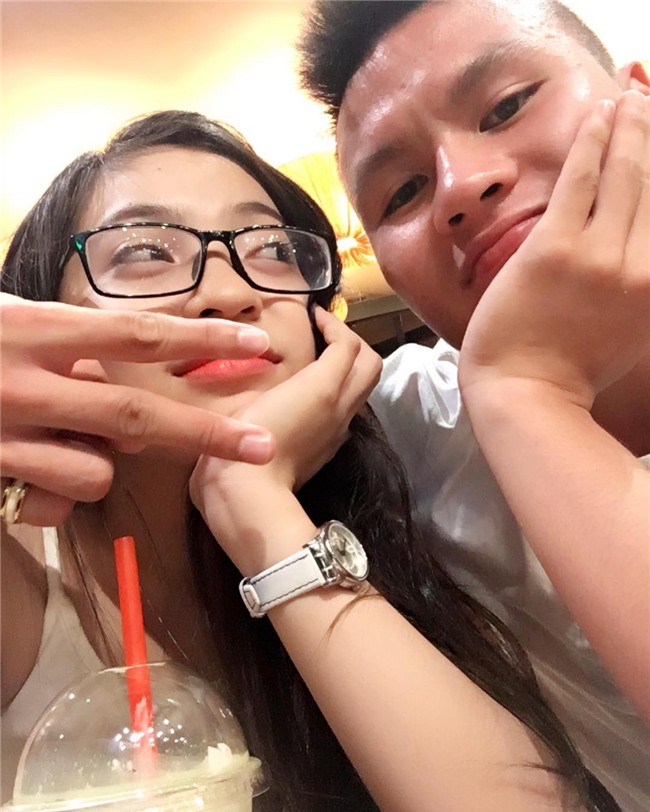 Ở bên bạn gái, cầu thủ quốc dân Quang Hải thay đổi 180 độ thành mèo ngoan-5