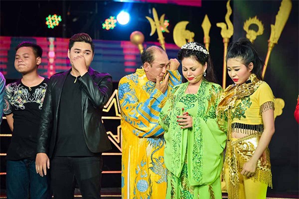 Lê Giang khủng hoảng, suy sụp khi bị nhiều người chửi rủa