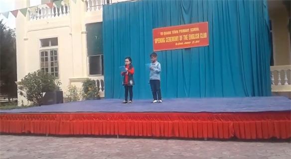 mc nhi “ban” tieng anh gay sot: song vung nui ngheo ha tinh, ca truong chi 1 gv tieng anh - 2